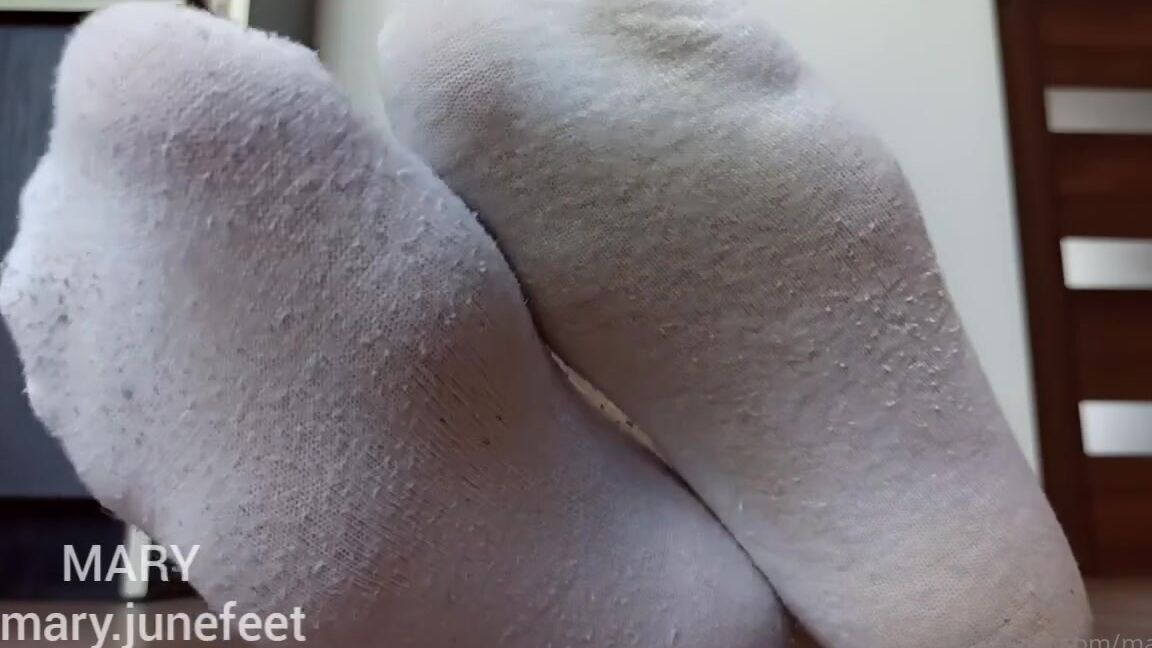 Masmr Onlyfans 28 A Little Bit Dirty White Socks And Feet Tell Me How Is Your Sunday