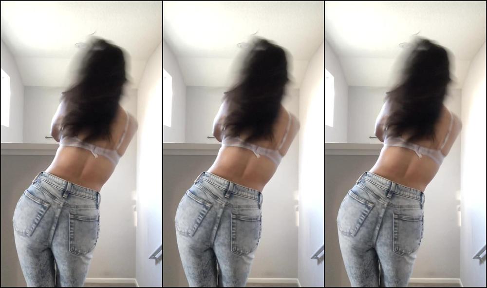 Kaedialang A Sexy Lil Strip Tease