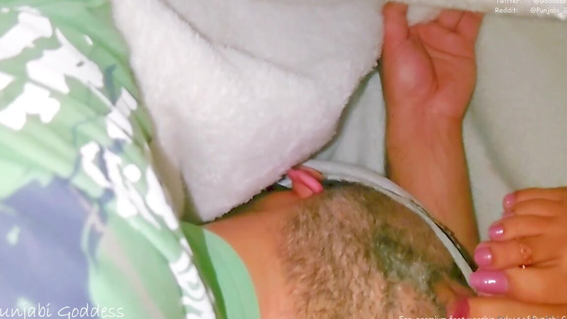 Punjabi Goddess Nicknamed Velocity04 01 30 2022 Onlyfans Video Foot Worship In Blue Flip Flops