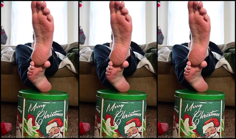 Tabitha Toes Nicknamed Tabithatoes 12 09 2022 Onlyfans Video Ignoring You While Playing The Ds Recently Found My Old Ds And Pokemon Games Again But