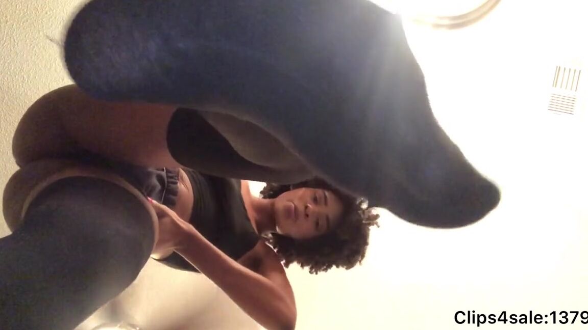 Charming Foxxy Nicknamed Charmingfoxxy Onlyfans Giantess Foxxy W Stockings Per Request