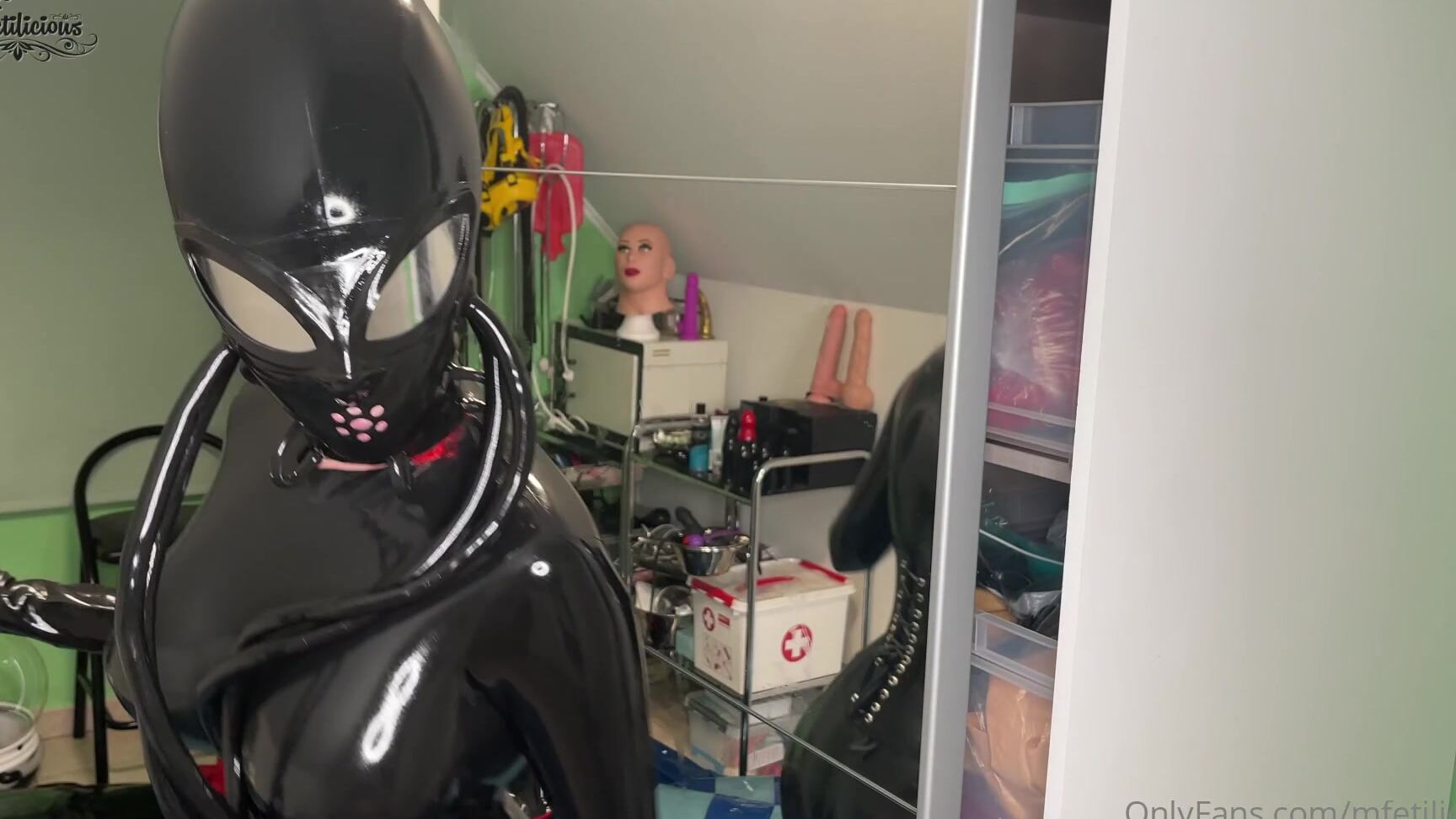 Mfetilicious Latex Alien Party What Else Can You Wish For On A Saturday Night