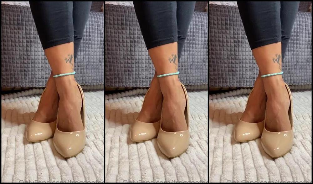 Froggeevip Onlyfans Enjoy Your Saturday Boys Showing My Feet In Heels With A Little Self Worship At The End