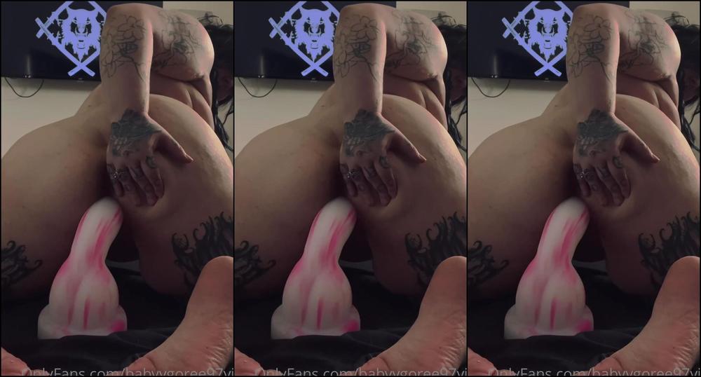 Gore Baby Noppv Slut With A Big Toy