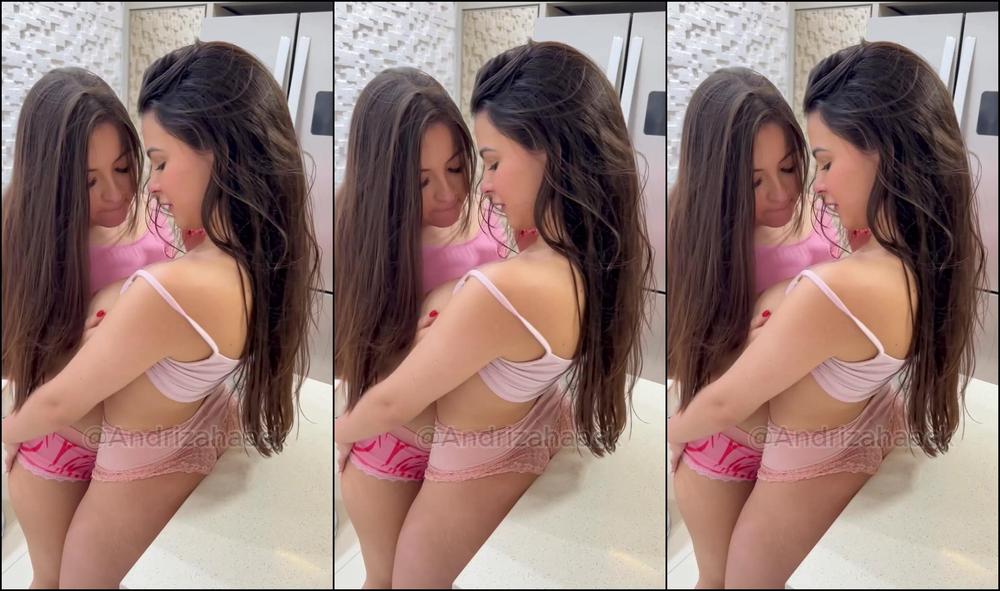 Andrizahaack 3056030179 10 21 2023 Minha Amiga Uma Putinha Safada Me Deu Um Beijo T O Gostoso Que J Me Deixou