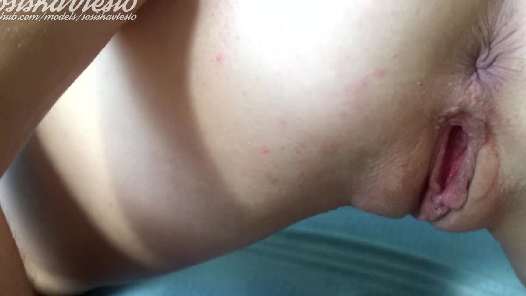 МИЛАШКА ПРОБУЕТ ЧЛЕН В ПИЗДУ ПЕРВЫЙ РАЗ PornHubPremium