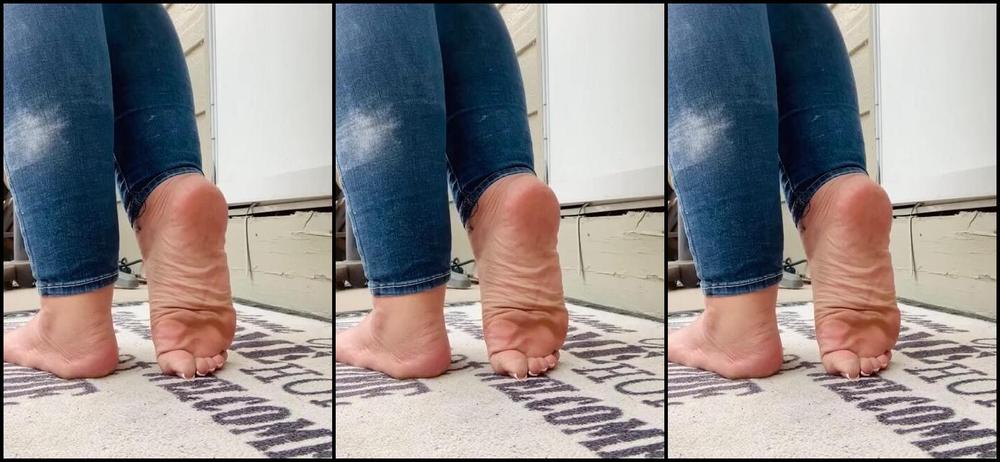Sweetfeetsy Onlyfans Come Lick The Dirt Off My Soles Please