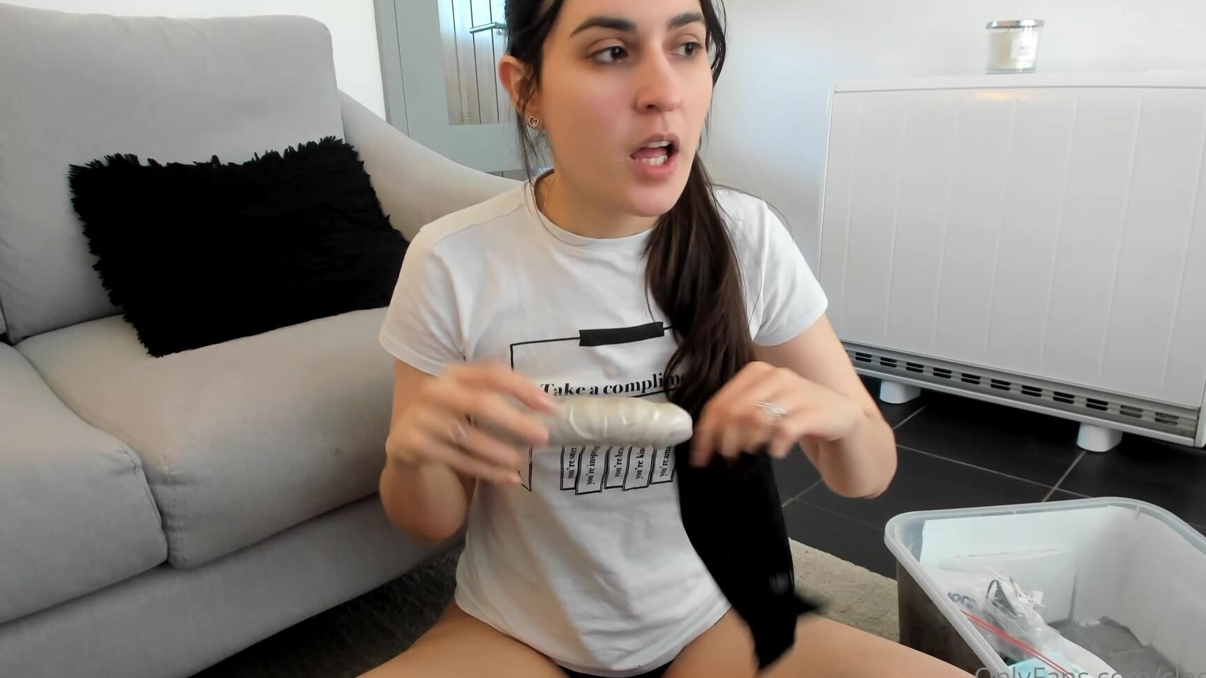 cleolane-02-04-2021-2072039486-showing-you-my-arsenal-lol