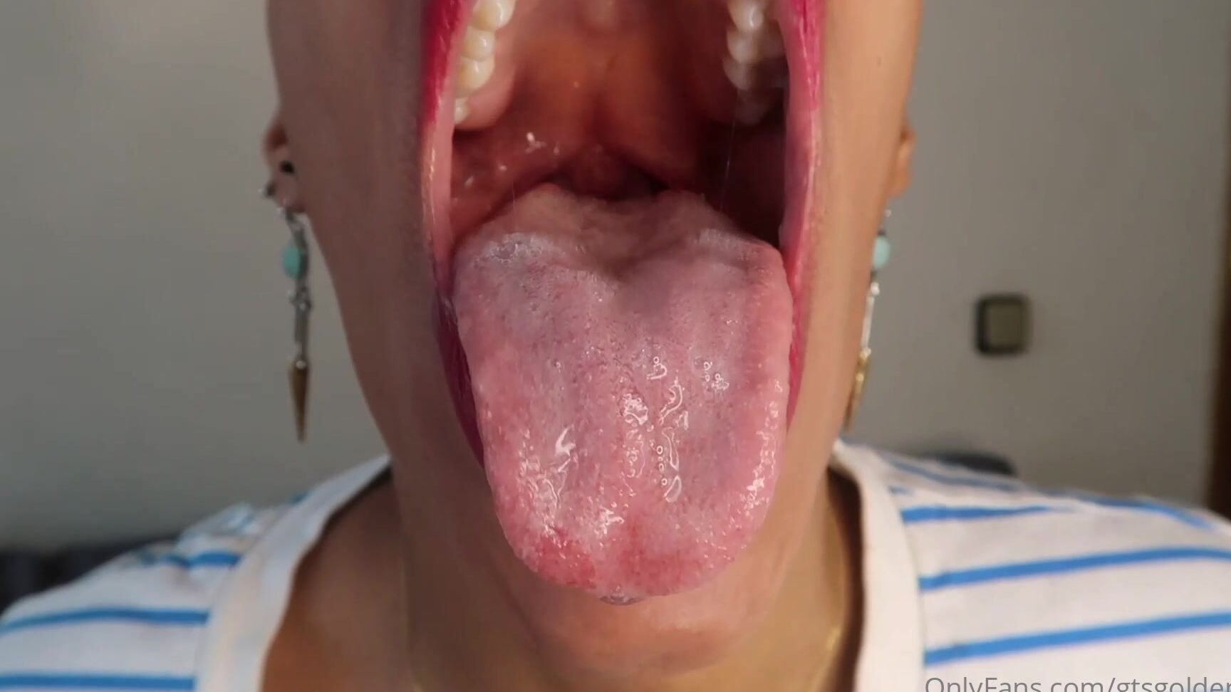 Gtsgoldenlace Flexing My Throat And Wanting Your Dick In My Mouth