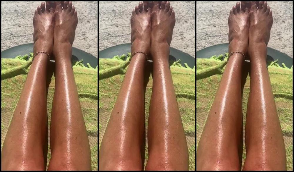 Ladydarkangeluk Onlyfans Early Morning Flight But At Least Im By The Pool Now In The Sun