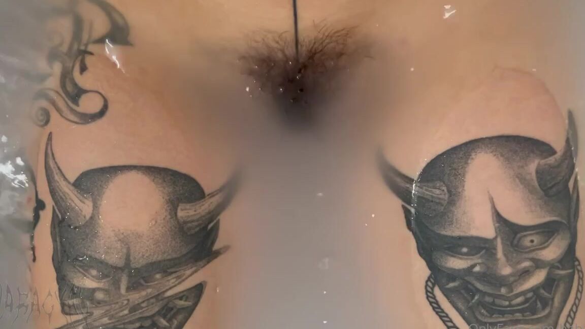 Habadomina Onlyfans Can T Decide If I Should Trim Or Grow It Out More Amn