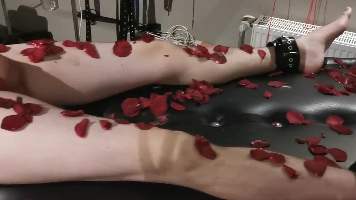 Miss Flora Nicknamed Missfloraberlin Onlyfans One Of My All Time Favorite Sessions With Splitter1988 I Love Restriction Heels The Sound