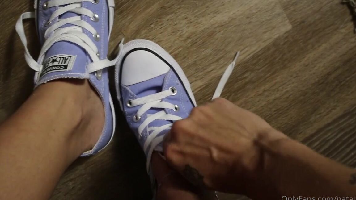 Goddess Dizzy Nicknamed Obeydizzy 10 18 2024 Onlyfans Video New Converse Shoe Play Full Clip