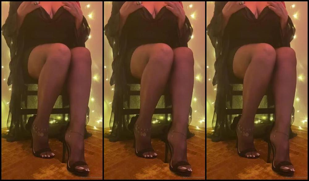 Sexyfeet47 Onlyfans On Your Kneesit S Your Humpday Tease