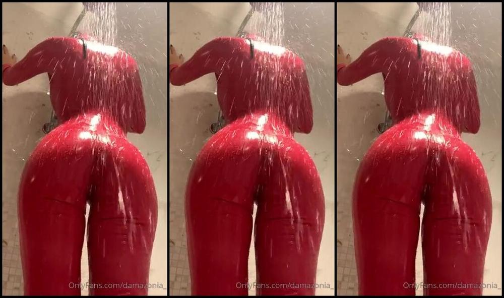 mistress damazonia hot latex in the shower Onlyfans