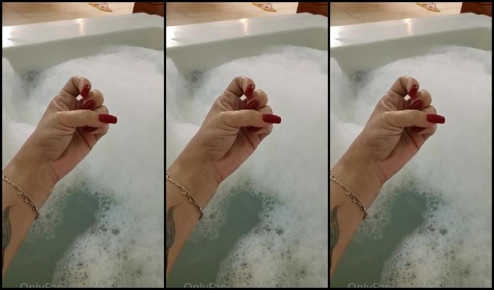 Goddess Tricia Nicknamed Goddesstricia 03 23 2023 Onlyfans Video Mais Um Video Na Banheira Amei A Cor Desse Esmalte