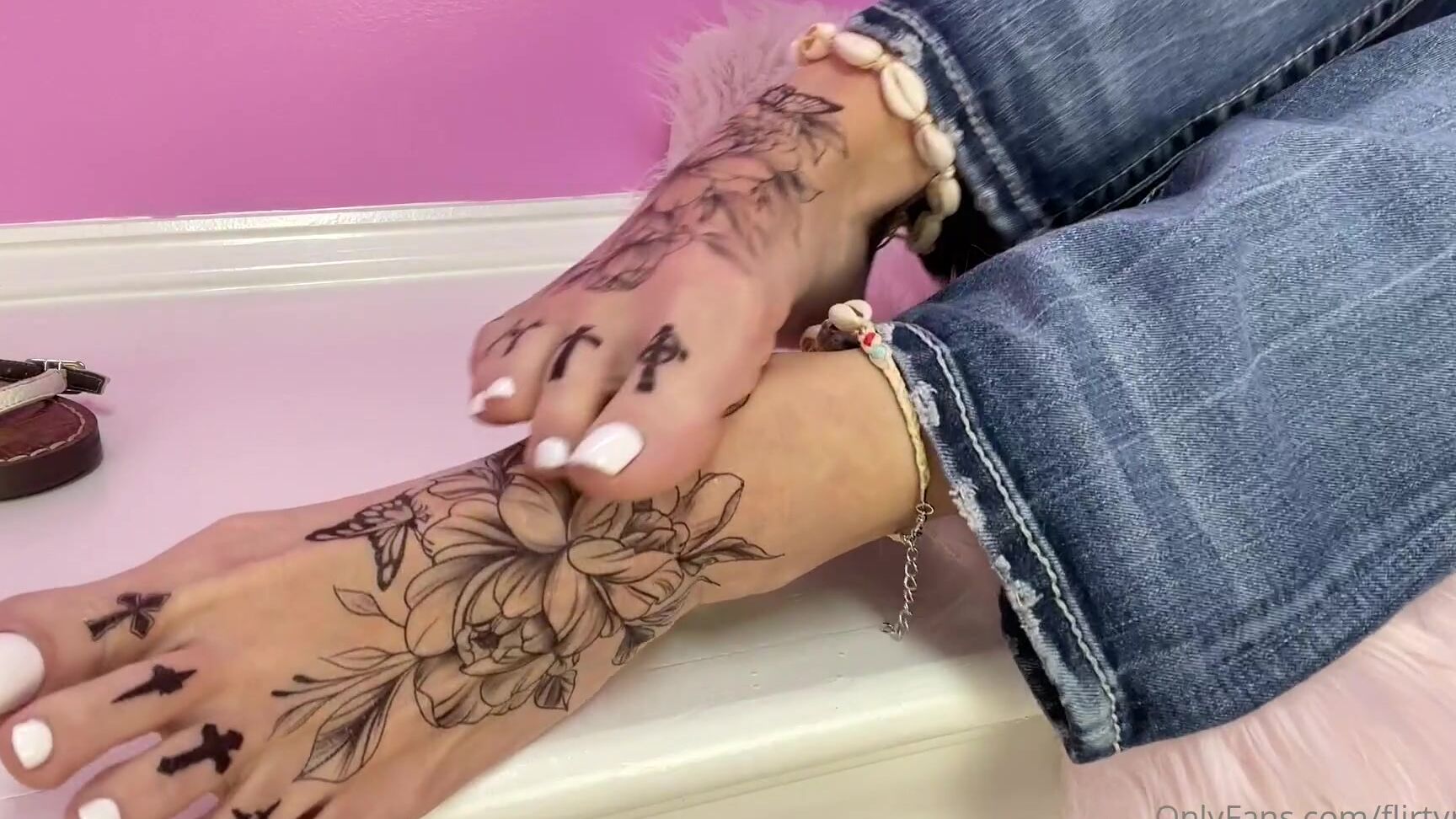 Flirtypaws As Promised My Spring White Toes With Tats In Sandals And Shell Anklet I Hope When Im Wa