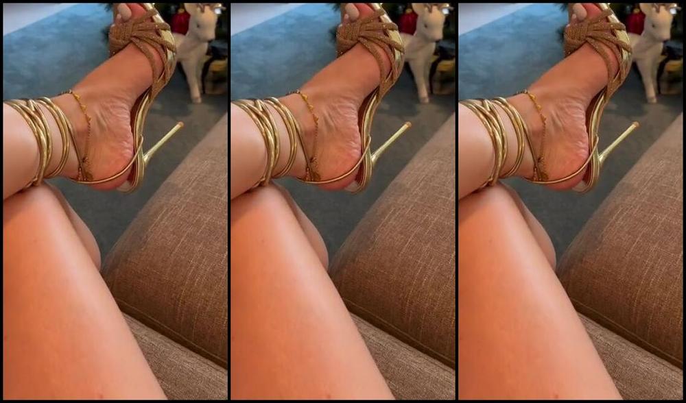 Simply Milena Nicknamed Simplymilena Onlyfans Would You Leave These On Or Take Them Off