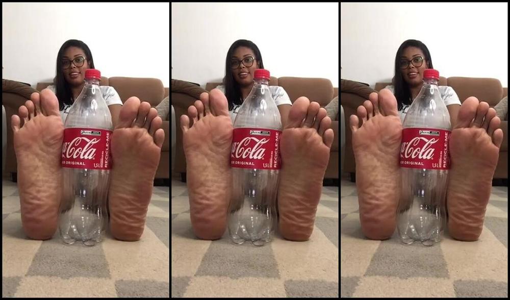 Laura Azevedo Nicknamed Lauraazevedoqueen Foot Fetish 04 15 2024 Onlyfans Video Comparing My Feet To A 1