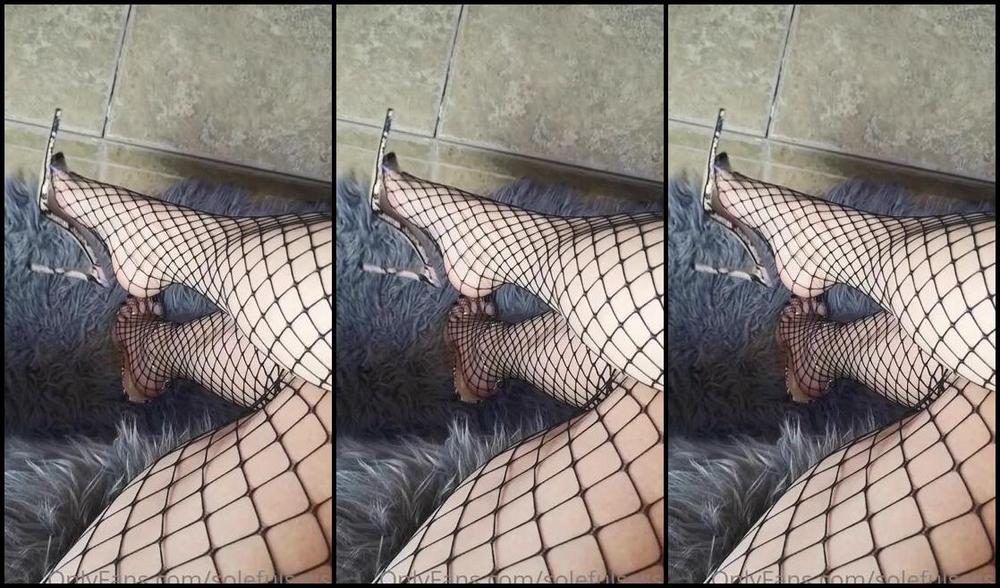 Solefulsassy Onlyfans Dangle In Fishnets For You