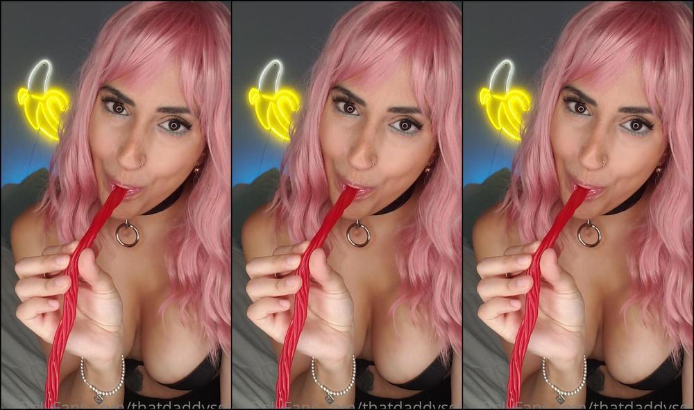 Thatdaddysgirl Checking That Lil Dangly Thing