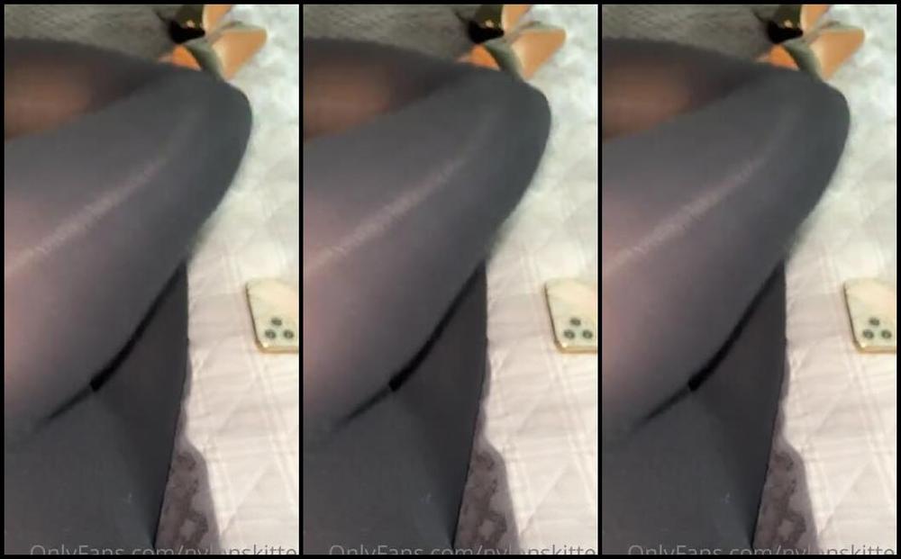 Nylonskitten Nicknamed Nylonskitten 09 09 2022 Onlyfans Video You Chose It Playing Under My Opaque Tights W My Rose Toy Until