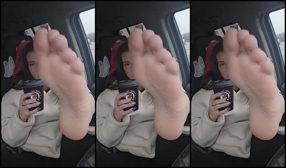 Babylumpstoes420 01 05 2025 Onlyfans Video Help Me Get Warm We Are Having A A Snow Storm Move In Today