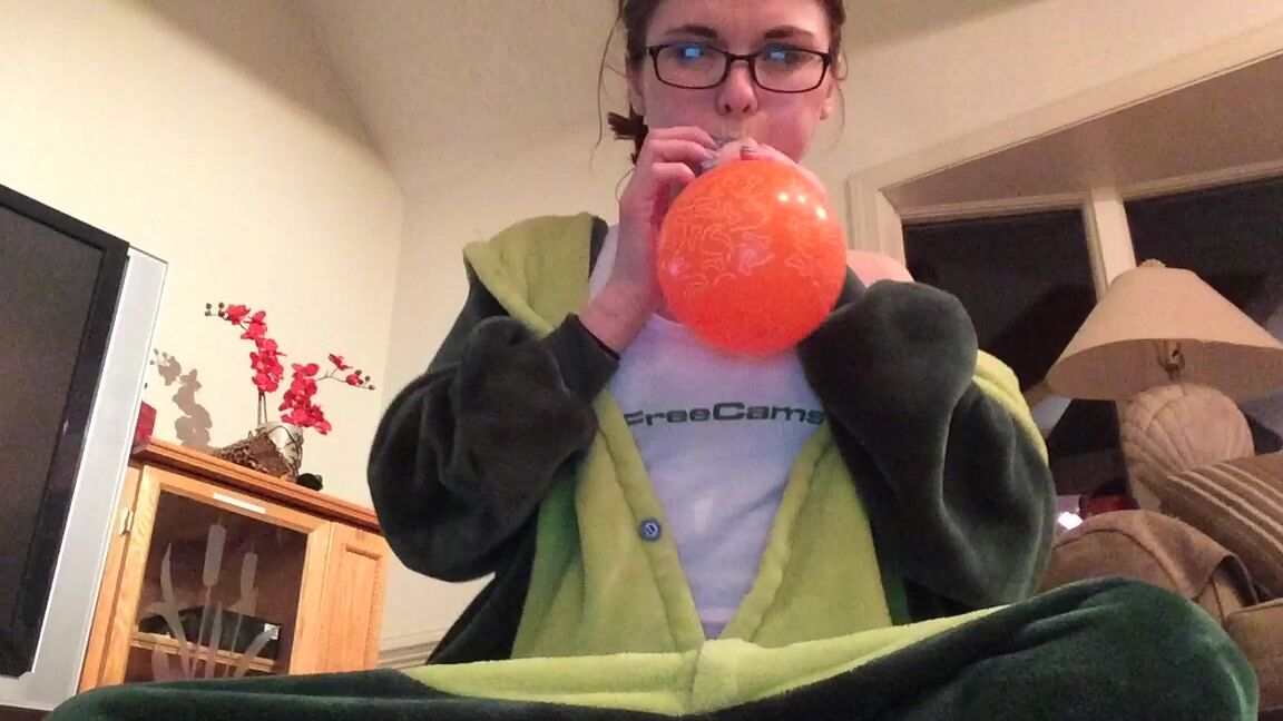 Le Lea Hd Blowing Balloons