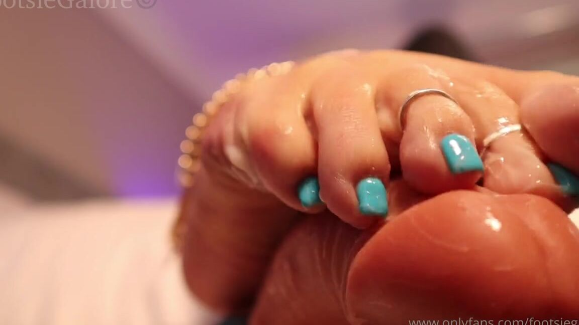 Footsiegalore Onlyfans Fj Friday Lay Back And Let Me Take All The Tension And Stress Away From You Watch These Toes And