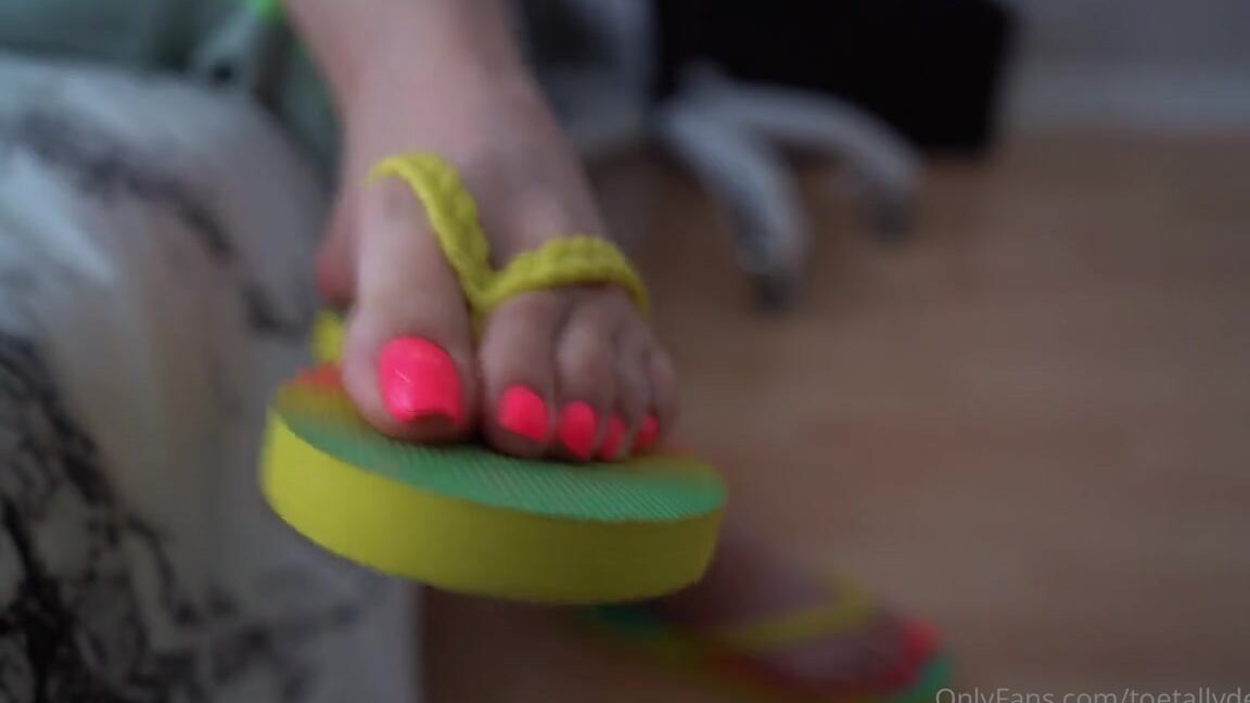 Toetallydevine Onlyfans Being A Troublemaker As Usual Tags Edging Gooning Joi Foot Tease Pink Pedip