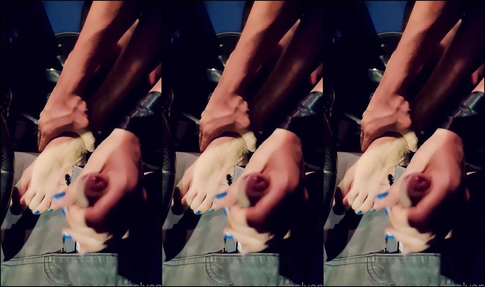 Anelyone Tema Feet E Cuckold Vi Posto Un Video Che Avevo Fatto Per Un Fan A Pagamento E Che Avevo Messo Sul Profilo In Versione Tagliata Eccolo Completo