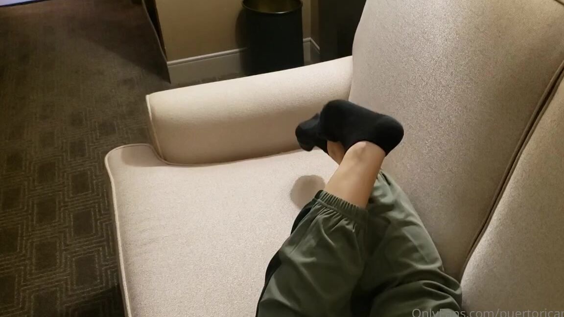 Puerto Rican Nicknamed Puertoricanfeet Onlyfans Sock Removal And Feet Tease In The Pose