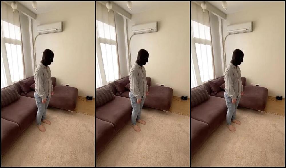 Mistress Smeyye Aka Mistresssumeyye Onlyfans Carrying Small Size Of Toy With My Strong Arms