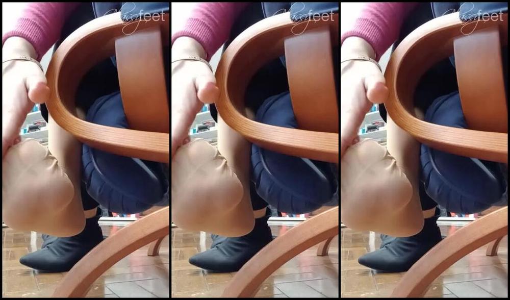 Classyfeet Sofia Nicknamed Classyfeet 12 24 2022 Onlyfans Video A Bit Of A Tease At The Office