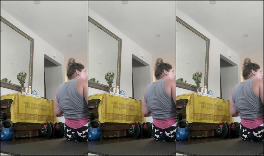 Tallgoddessgia Watch My Workout And Lick You Tiny Towels Sweat Dripping Down My Legs All The Way To My B