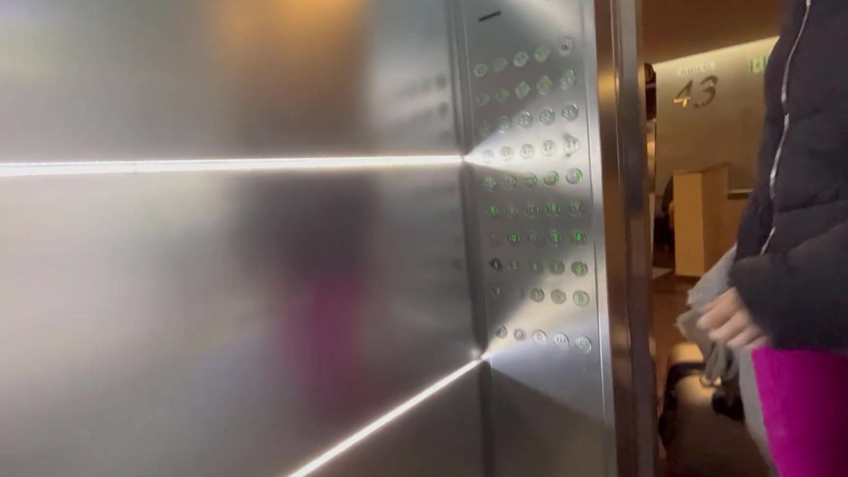 Lecheros 69 16.An unknown sporty girl from the hotel gives me a blowjob in the public elevator and helps me finish cumming xhamster