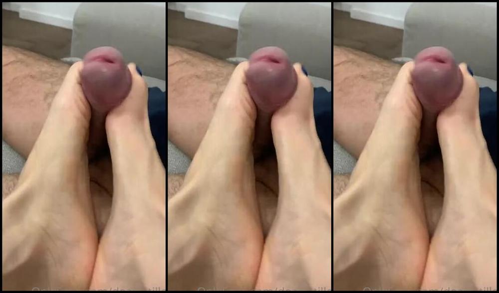 Deapistilla Nicknamed Deapistilla1 01 18 2022 Onlyfans Video Fj Dopo L Allenamento Con Calzini Odorosi