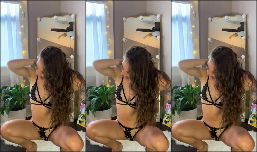 Sonia Sparrow Get Dressed With Me To Take Slutty Photos