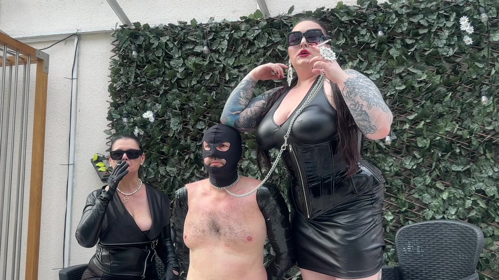 Mistresskarino Human Ashtray For Smoking Mistresses