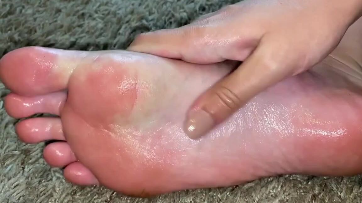 Ivy S Feet Nicknamed Footivy Foot Fetish 10 14 2022 Onlyfans Video Todays Video Is One Of My First That I Created For Footivities Self Foot Massage With Oil