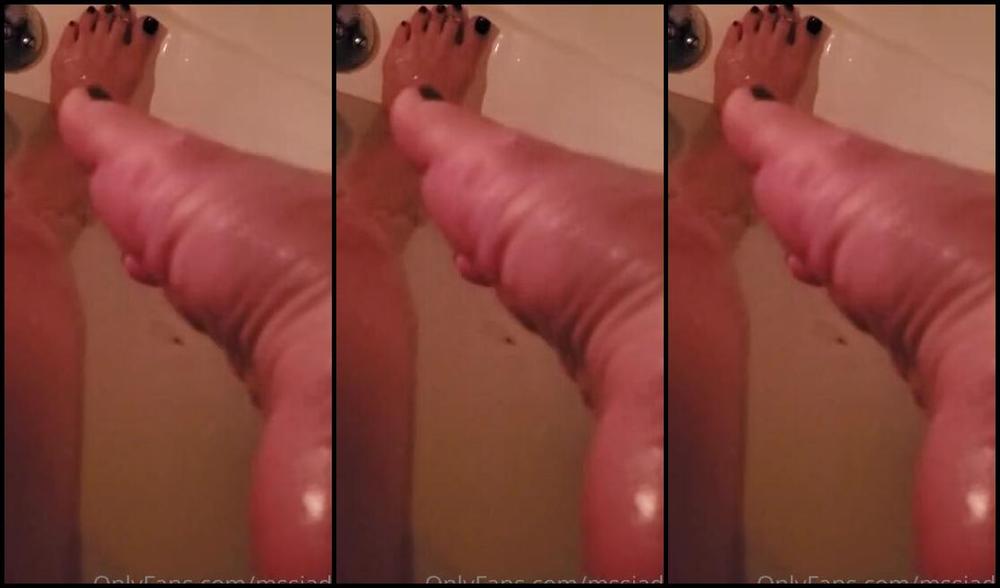 Mssjada Nicknamed Mssjada Onlyfans Taking A Bath 2