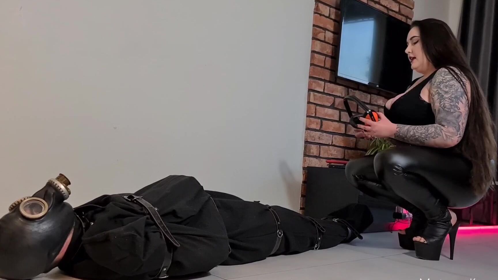 Mistresskarino Sensory Deprivation And Cbt Play With My Slave