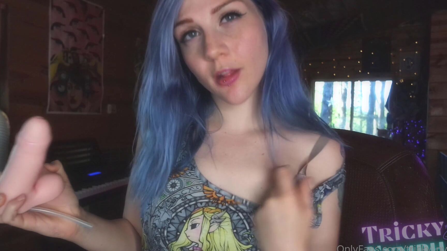 Tricky Nymph Here S A Cute Video Of Me Sucking On A Dildo With My Freckles Showing From Last Year Ch