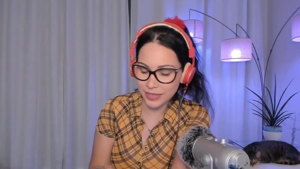 Missbella Onlyfans Nerdy Classmate Helps You Study Asmr Livestream Ok Ok I Will Buy A New Corded Headphone This Week