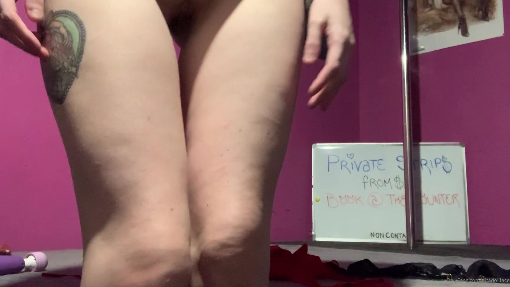 ditadollface-31-03-2020-204976079-fucking-my-pretty-little-pussy-in-the-peepshow-see-why-they-call-me-the-peep-princess