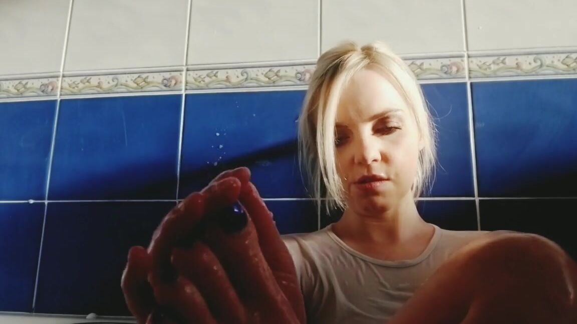 Belleblake Free Bath Tub Wet Tee Tease