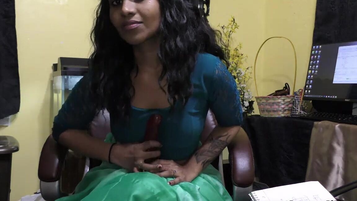 Hindi Sex Teacher Gives A Joi 720P