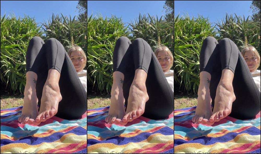 Xomaddykxo Pov We Go To A Local Park And You Are Only Allowed To Sit And Admire My Soles While I Ign