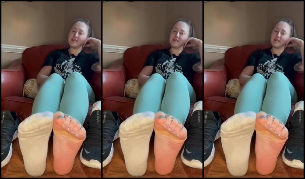 Goddess Flower Nicknamed Smokinflowers Foot Fetish 02 07 2024 Onlyfans Video You Crave My Sweaty Smelly Gym Soles In Your Face