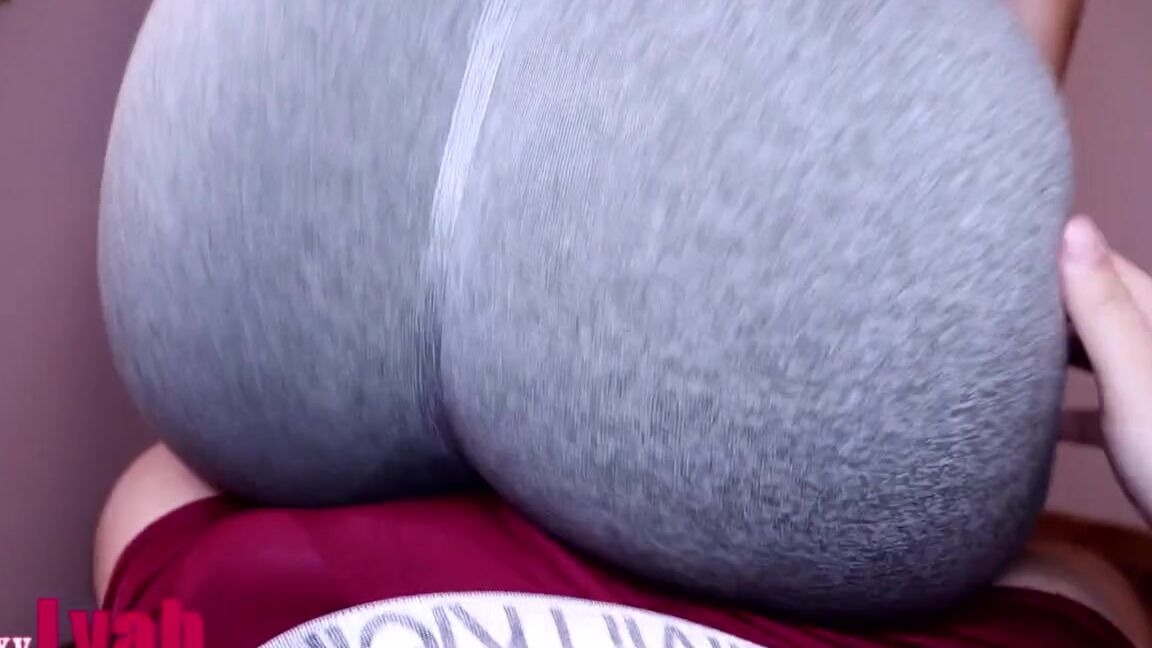 Sexylyah Nicknamed Sexylyah Onlyfans Hot Lap Dance In Gray Scrunch Bum Butt Shorts